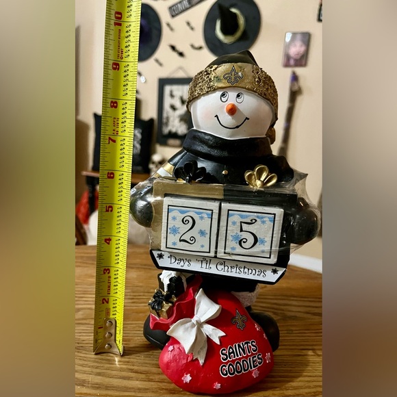 New Orleans SAINTS Snowman Christmas Countdown Calendar Statue - Picture 8 of 9